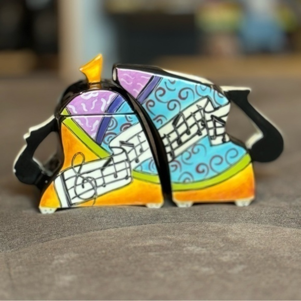 RHAPSODY CAFE BY CARMI PLAUT SET INCLUDES SUGAR BOWL W/LID AND CREAM POURER